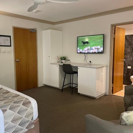 Oasis Inn Ulladulla - Welcoming Guests 18 Years And Older Zewnętrze zdjęcie