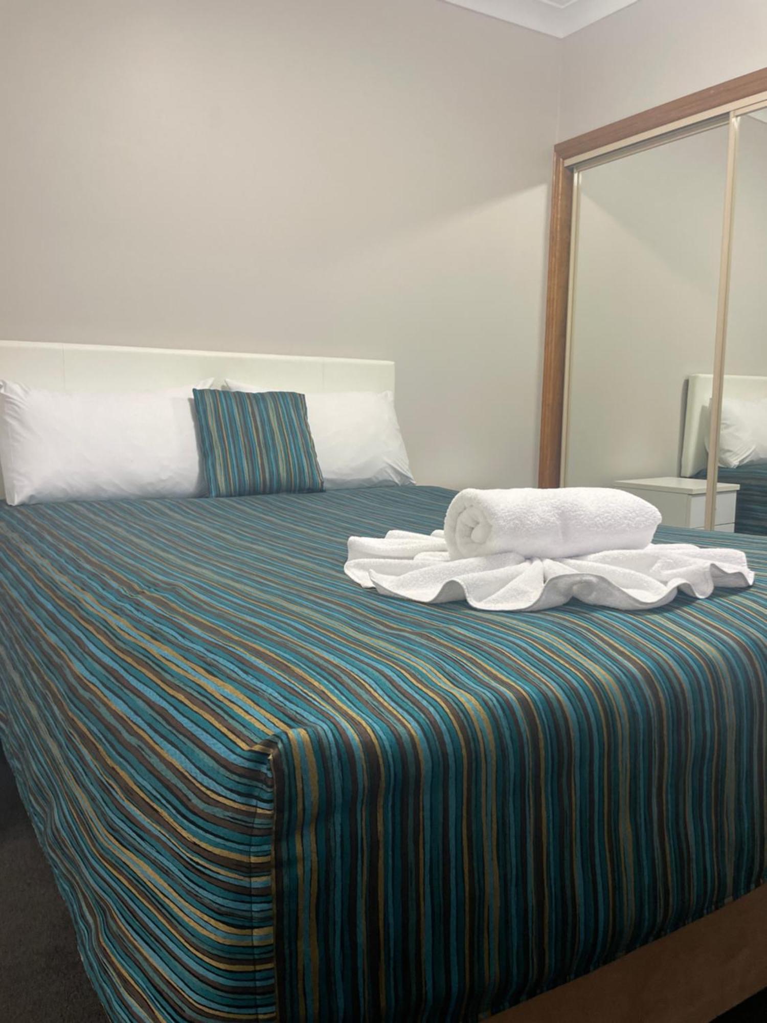 Oasis Inn Ulladulla - Welcoming Guests 18 Years And Older Zewnętrze zdjęcie