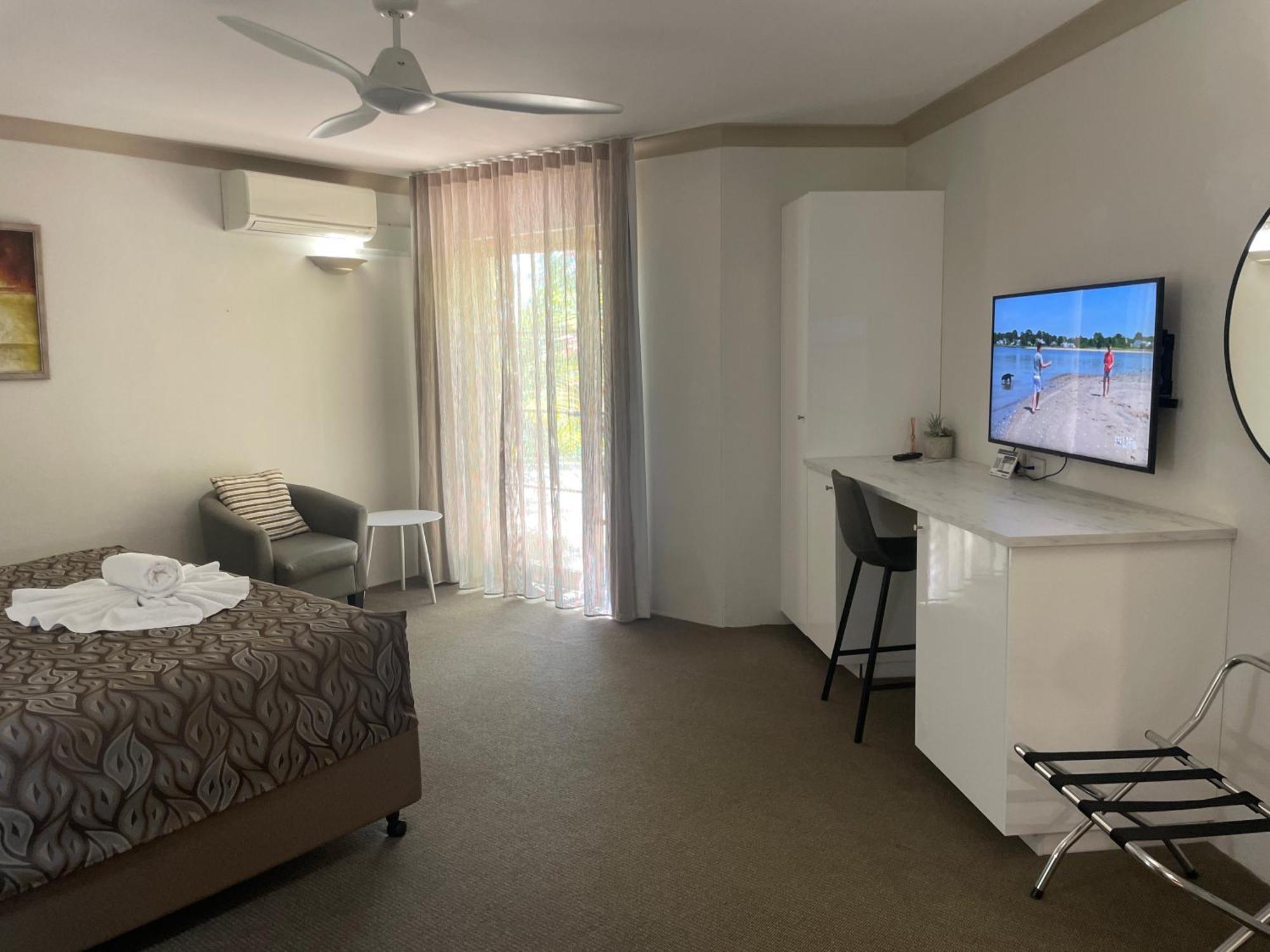 Oasis Inn Ulladulla - Welcoming Guests 18 Years And Older Zewnętrze zdjęcie