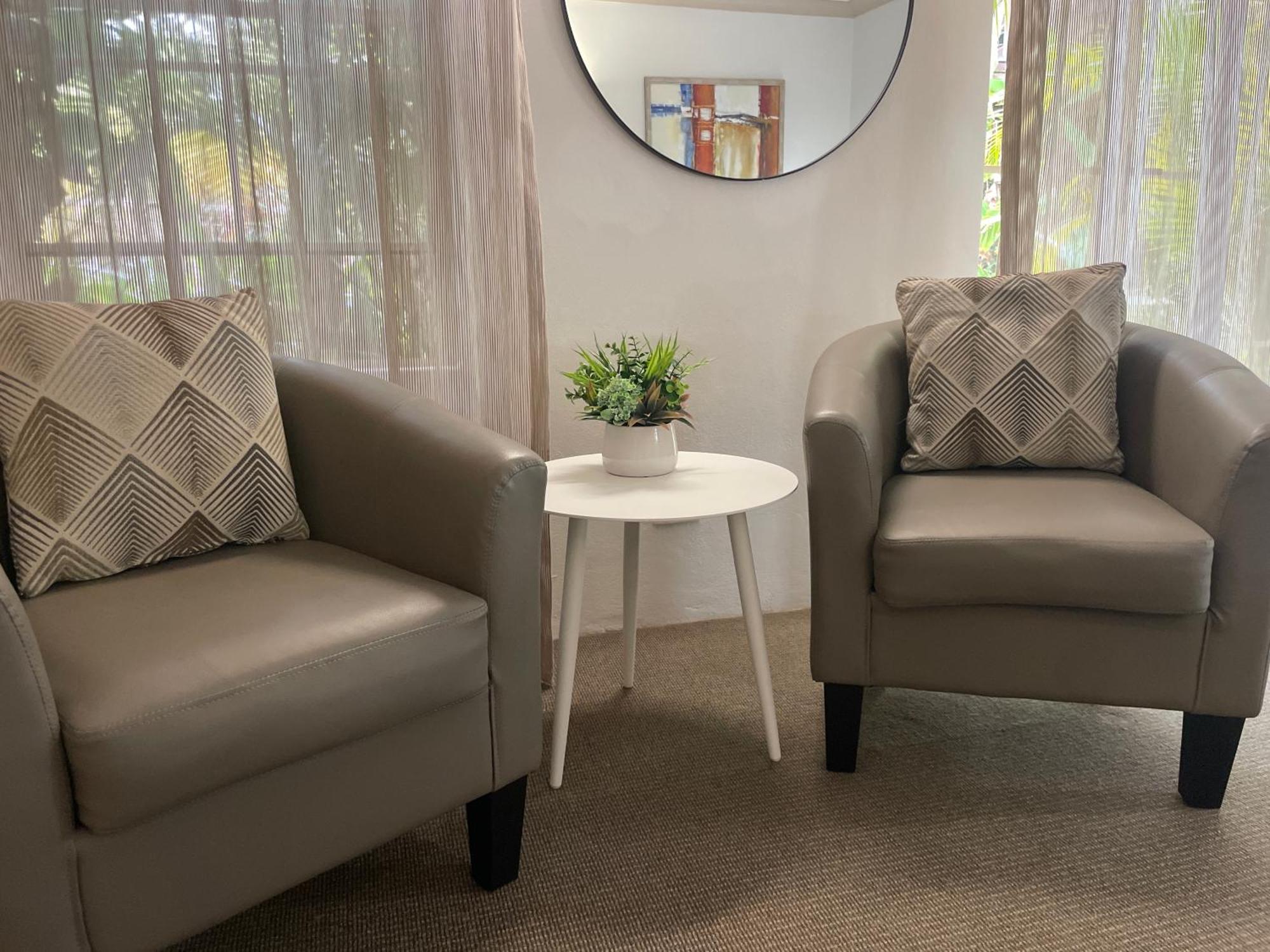Oasis Inn Ulladulla - Welcoming Guests 18 Years And Older Zewnętrze zdjęcie