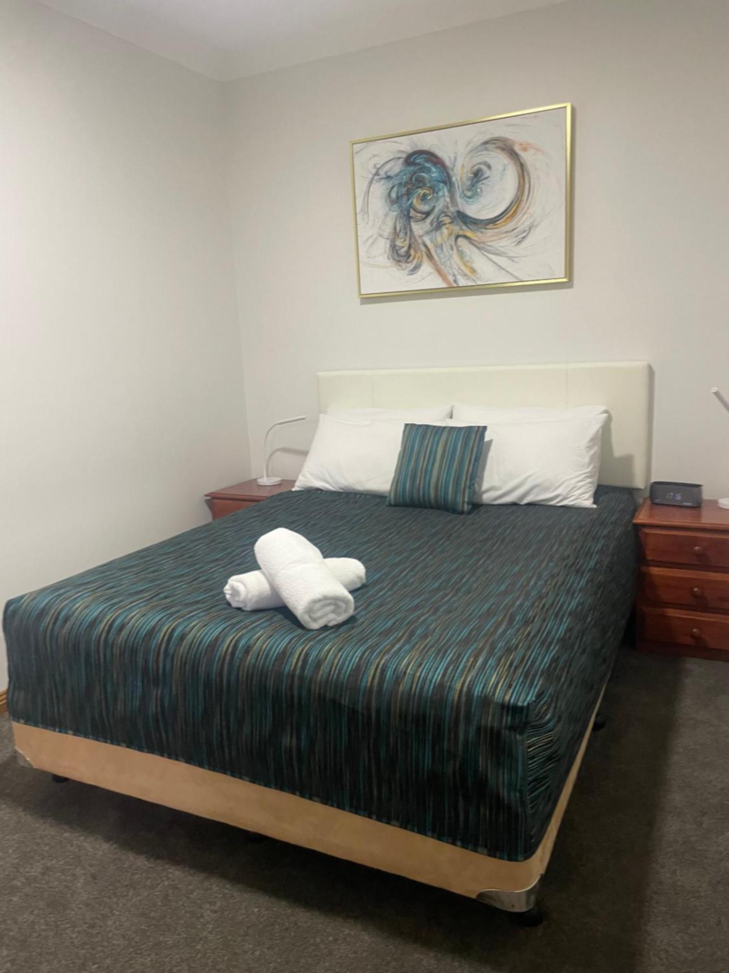 Oasis Inn Ulladulla - Welcoming Guests 18 Years And Older Zewnętrze zdjęcie